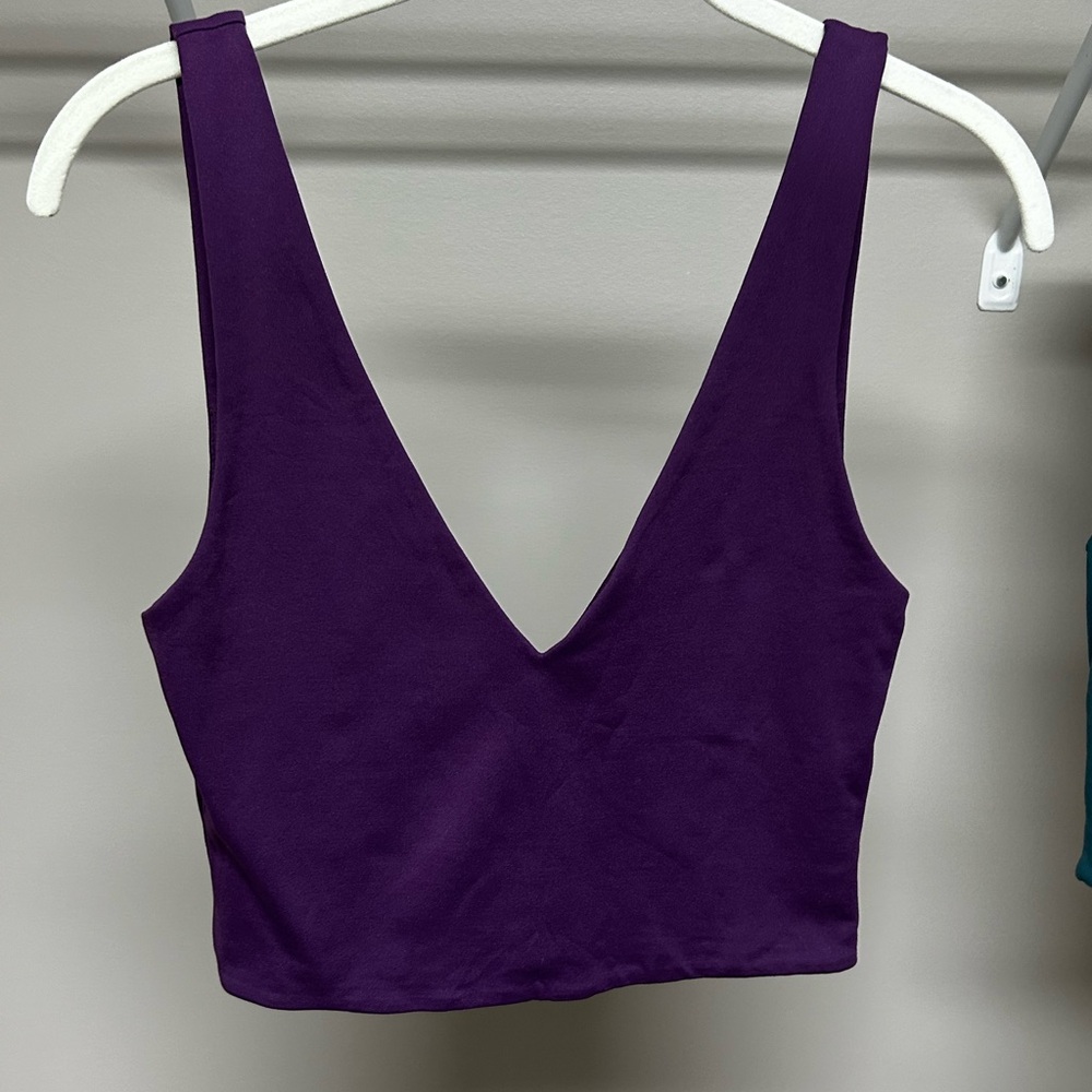 Aritzia Babaton Deep V Cropped Tank Top - Purple